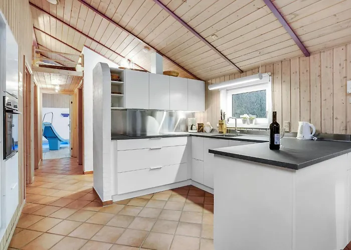3 Bedroom Lovely In Holiday home *